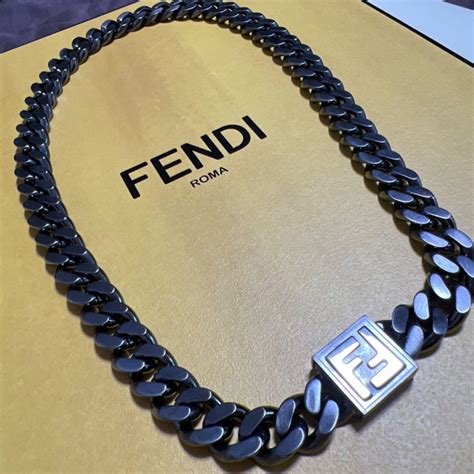 fendi メンズネックレス|【FENDI公式】メンズ アクセサリー (ネックレス・リング・ブレ .